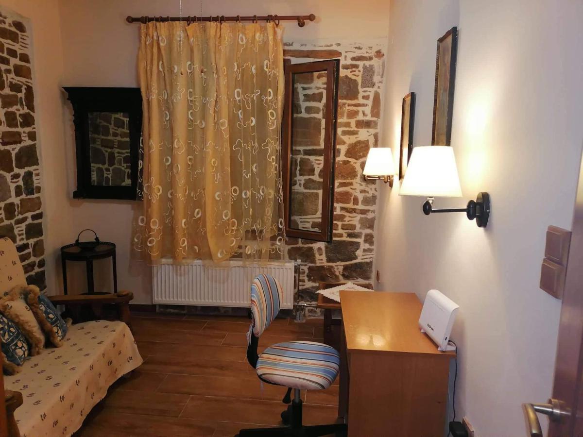 Traditional House In Androni